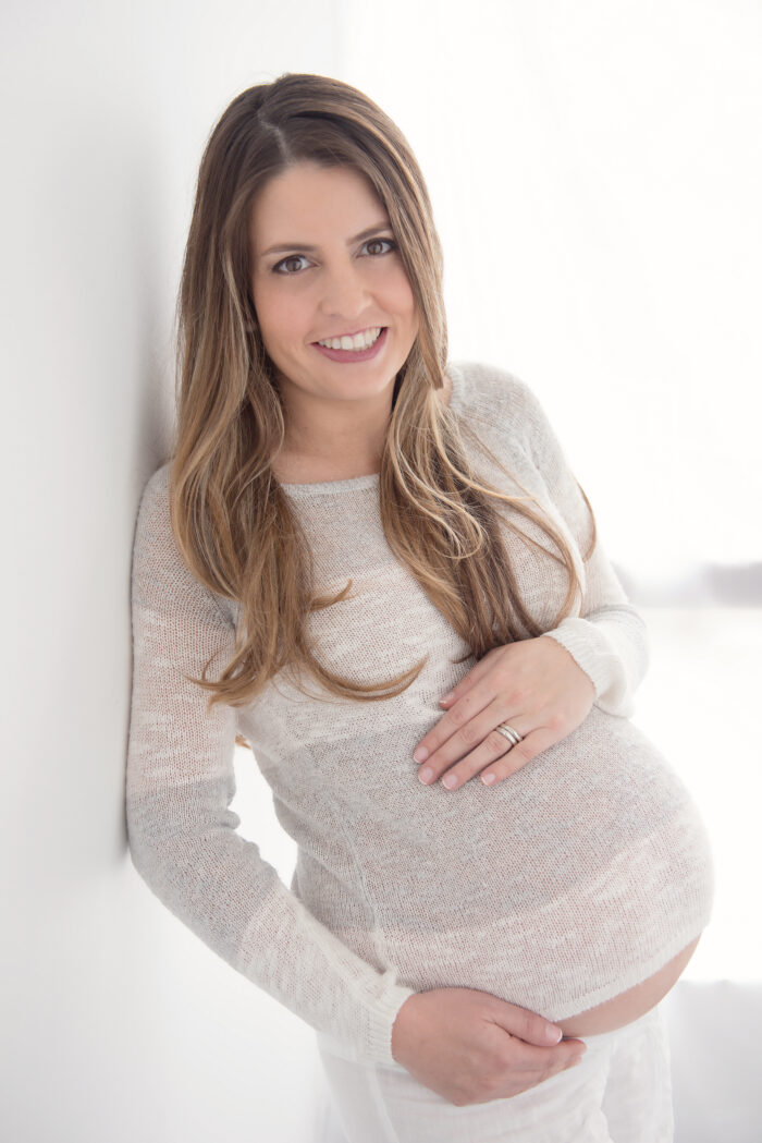 studio Maternity portrait in white